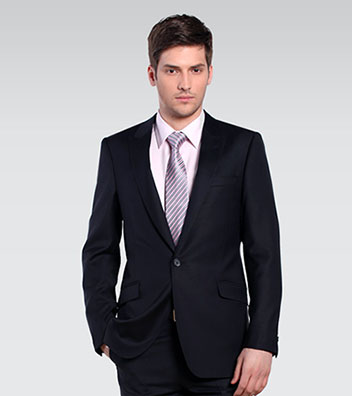 穿西服就要得要合身 穿西服就要得要合身