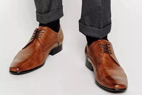 西服定制鞋子搭配 西服定制鞋子搭配